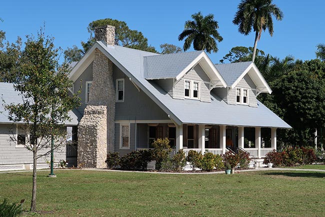 Inicio house with chimmey